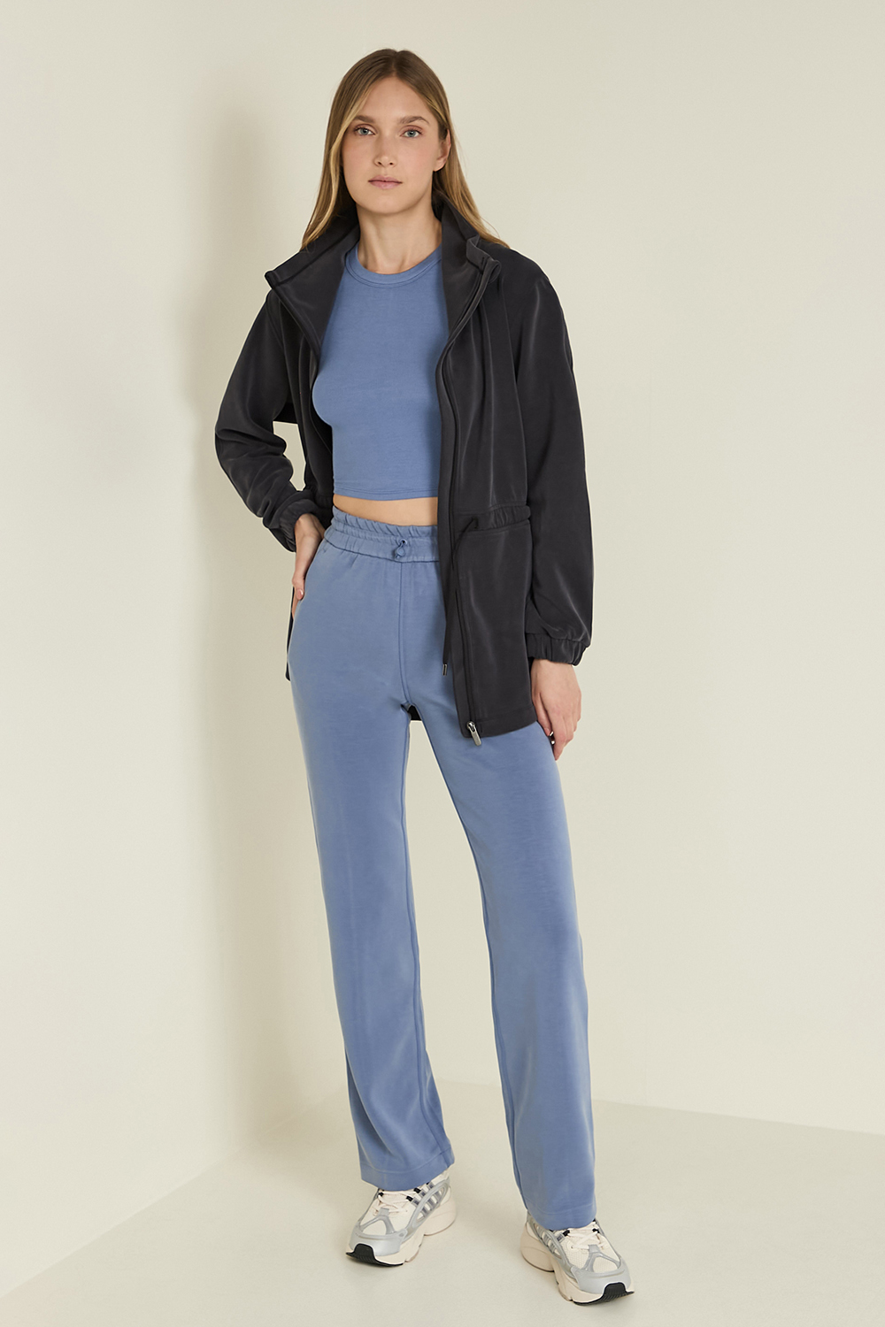 Hold Tight Straight Hem Cropped T-Shirt